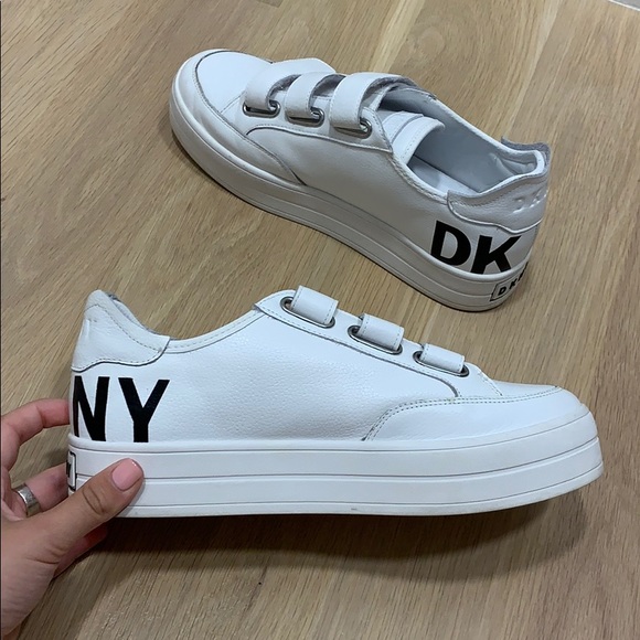 women's ua charged assert 8 marble running shoes